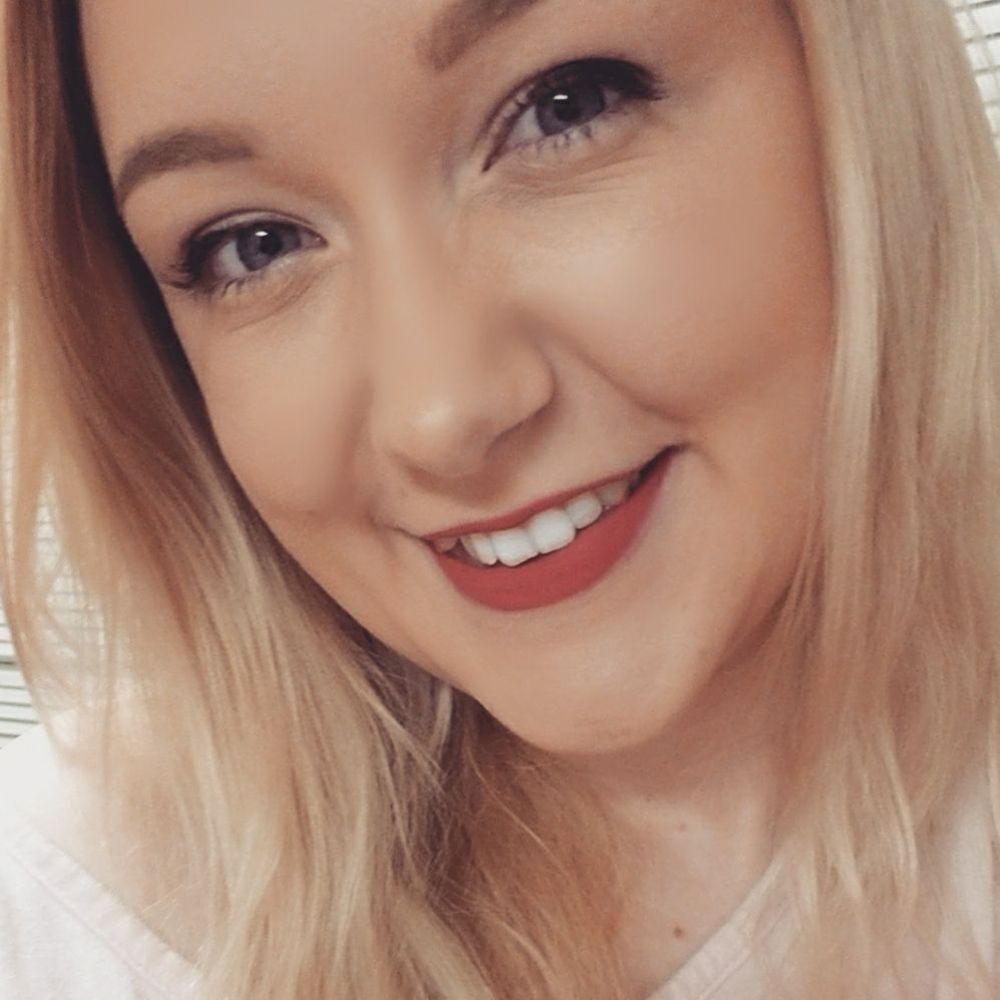 Meet your Posher, Abigail